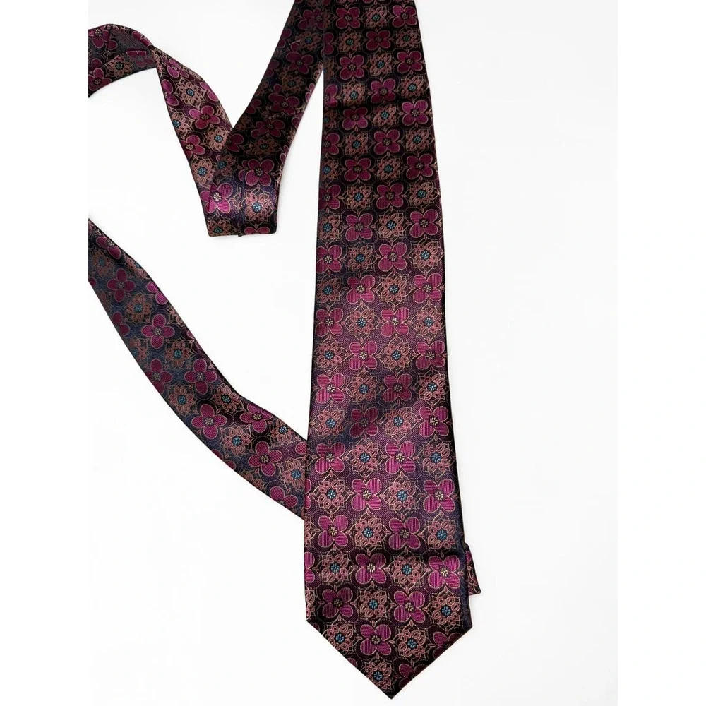 Pierre Cardin Mens Floral Medallion Silk Feel Burgundy Purple Jacquard Necktie